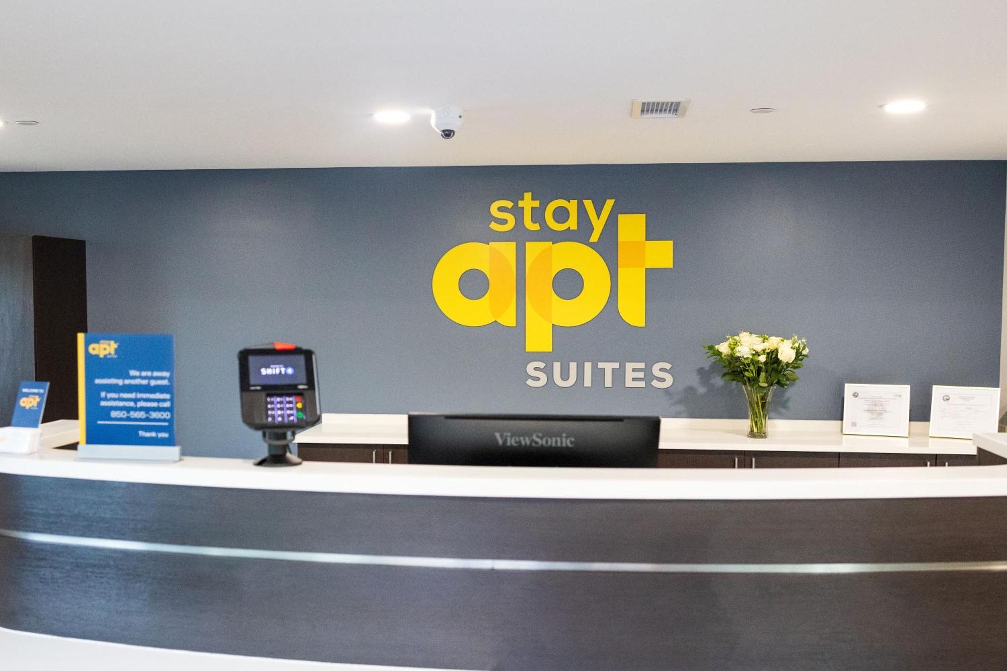 Stayapt Suites אוקלה מראה חיצוני תמונה